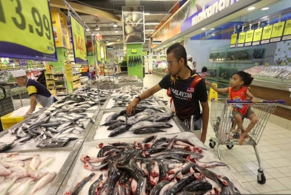 Pihak pasar raya diharap tidak mengelirukan orang ramai dengan kedua-dua spesies ikan tersebut yang seakan-akan sama. Gambar hiasan