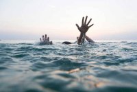 Seorang lelaki dipercayai lemas selepas terjatuh ke dalam sungai kawasan tebatan banjir ketika memukat ikan di Jalan Paya Kubang Lembu, Kampung Tok Kesop, Jitra pada Ahad. Foto hiasan