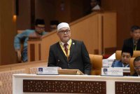 Razman mengemukakan permohonan maaf kepada Saarani ketika berucap membahaskan Belanjawan Negeri Perak sempena Sidang DUN Perak di sini pada Isnin.