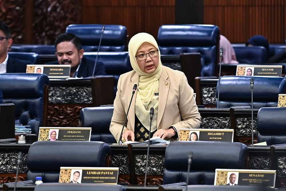 Dr Zaliha bercakap di Dewan Rakyat pada Selasa. Foto Jabatan Penerangan