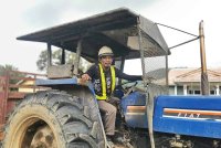 Mohd Zaki bertugas sebagai pemandu traktor Felcra Bukit Kepah lebih 10 tahun lalu.