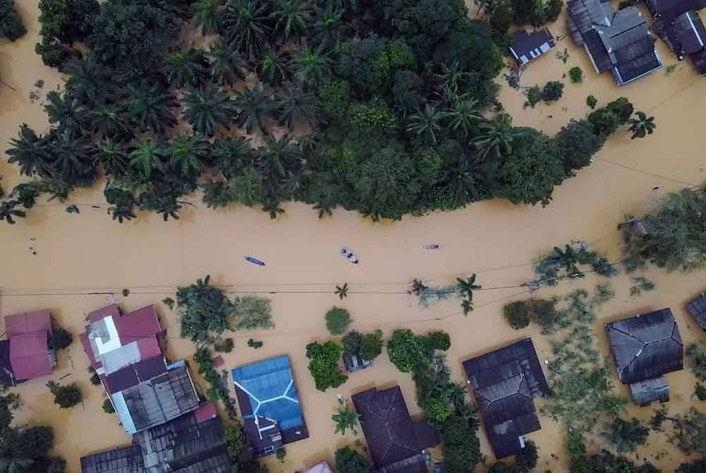 Banjir merupakan satu bencana alam yang sering melanda Malaysia, terutamanya ketika musim tengkujuh. Foto hiasan