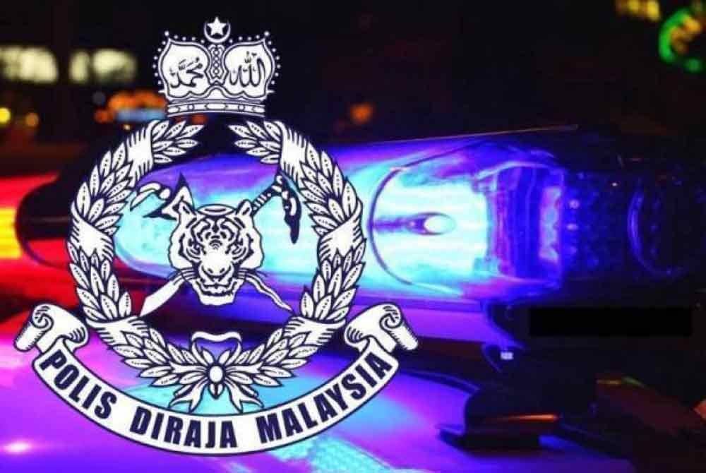 Polis menahan seorang pengurus restoran yang dipercayai menggunakan peralatan makanan bagi mempromosikan agenda komunis pada Rabu.