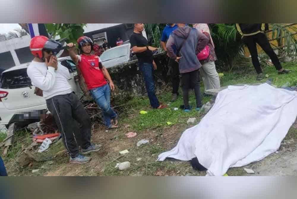 Mangsa maut dilanggar sebuah kereta ketika menunggu lampu isyarat merah di Jalan Taman Emas, Puchong pada Jumaat.