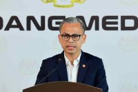 Fahmi bercakap pada sidang media mingguan Kabinet di Kementerian Komunikasi pada Jumaat. Foto Bernama