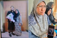 Gambar kenangan Adam bersama Siti Zaharan ketika menghadiri konvokesyen adiknya pada Oktober lalu. Gambar kanan: Siti Zaharan menunjukkan gambar kenangan bersama anaknya yang diambil pada Oktober lalu.