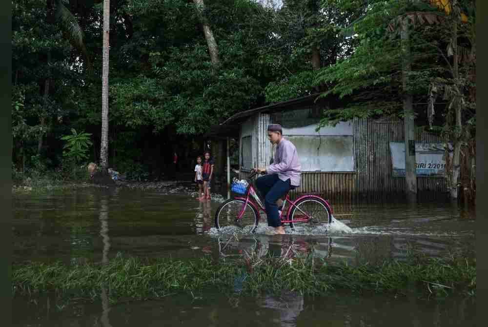 Situasi banjir di enam negeri menunjukkan perkembangan positif, dengan jumlah mangsa yang berada di pusat pemindahan sementara (PPS) pagi ini, berkurangan berbanding Jumaat malam.(Gambar hiasan) Foto Bernama