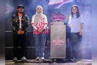 Menteri Belia dan Sukan, Hannah Yeoh (kanan) merasmikan KBS MyLadies e-Sports 2024 di Pusat Komuniti Bukit Damansara pada Sabtu. Foto Bernama