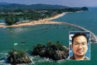 Pembinaan benteng pemecah ombak yang kini giat dijalankan melibatkan kawasan hakisan pantai di negeri ini mampu meminimumkan kerosakan terutama sepanjang musim tengkujuh. Gambar hiasan (Gambar kecil: Effi Helmy)