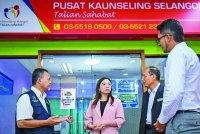 Selangor mewujudkan Talian Selangor Mental Sihat (SEHAT) kendalian Pusat Kaunseling Selangor (PKS).