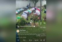 Rakyat Syria di Malaysia solat di hadapan kedutaan Syria di Kuala Lumpur.