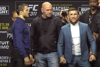 Merab (kanan) enggan bersemuka dengan Umar selepas menuduh sepupu Khabib itu tidak menghormati dirinya.