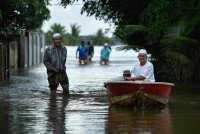 Jumlah mangsa banjir yang berlindung di PPS di Kedah, Johor dan Kelantan terus berkurangan pagi ini berbanding semalam manakala di Perak meningkat sedikit dan Melaka kekal. Gambar fail Bernama