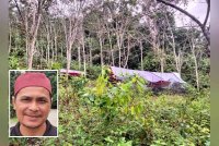 Khemah yang dibina penduduk sebagai persediaan menghadapi banjir gelombang kedua. Gambar kecil: Abd Samad