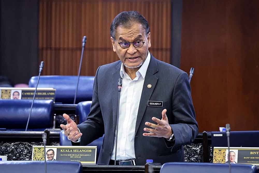 Dr Dzulkefly pada sesi soal jawab persidangan Dewan Rakyat pada Rabu. Foto Bernama