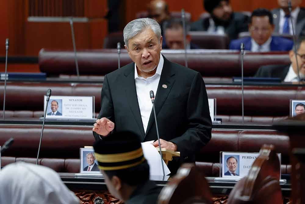 Ahmad Zahid pada Mesyuarat Ketiga Penggal Ketiga, Majlis Parlimen ke-15 Dewan Negara di Bangunan Parlimen, pada Rabu. Foto Bernama