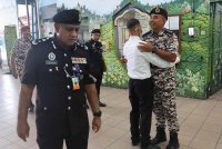 Banduan pertama yang memperoleh ijazah Doktor Falsafah (PhD) semasa di dalam penjara, diberi pengampunan oleh Sultan Selangor Sultan Sharafuddin Idris Shah sempena Hari Keputeraan baginda, pada Rabu. Foto Facebook Jabatan Penjara Malaysia