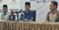 Menteri di Jabatan Perdana Menteri (Hal Ehwal Agama), Datuk Dr Mohd Na’im Mokhtar (tengah) pada sidang akhbar semasa Pembentangan Bajet MAIWP 2025 di Menara MAIWP di sini pada Khamis.