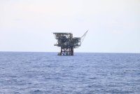 Petronas kini dicabar oleh Petros, entiti tenaga milik Sarawak yang mahu mengambil peranan untuk mengeluarkan sumber petroleum ‘daripada keadaan yang dianugerahkan oleh alam semula jadi’ di seluruh Persekutuan.