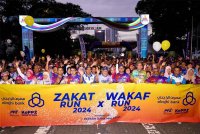 Lebih 3,000 peserta sertai program Zakat & Wakaf Run 2024 di Dataran DBKL pada Ahad.