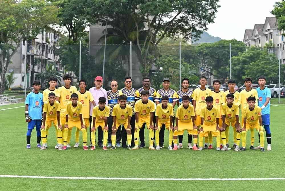 SMK Shah Alam akan berdepan SMK Tinggi Kajang dalam perlawanan akhir Piala Datuk Mokhtar Dahari B-15.