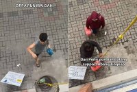 &#039;Restoran&#039; Abang Tingkap yang beroperasi di rumah di Kuah di sini mendapat sambutan luar biasa.