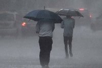 Jabatan Meteorologi Malaysia (MetMalaysia) mengeluarkan amaran hujan berterusan selama tiga hari dijangka berlaku di empat negeri bermula hari ini. Gambar hiasan 