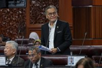 Dr Dzulkefly pada Mesyuarat Ketiga Penggal Ketiga, Majlis Parlimen ke-15 Dewan Negara di Bangunan Parlimen, pada Isnin. Foto Bernama