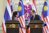 Anwar ketika sidang media bersama Perdana Menteri Thailand Paetongtarn Shinawatra di Perdana Putra, pada Isnin. Foto Bernama