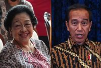 Surat pemecatan Jokowi (kanan), bersama anak dan menantunya itu ditandatangani oleh Ketua Umum PDIP, Megawati Soekarnoputri. - Foto: Bernama