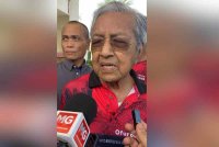 Dr Mahathir ditemui pemberita selepas melepaskan Konvoi Misi Kemanusiaan Pasca Banjir di Putrajaya pada Selasa.