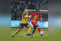 Antara aksi perlawanan Liga Super di antara Perak FC dengan Selangor FC di Stadium MPM di sini pada Selasa. Foto SELANGOR FC