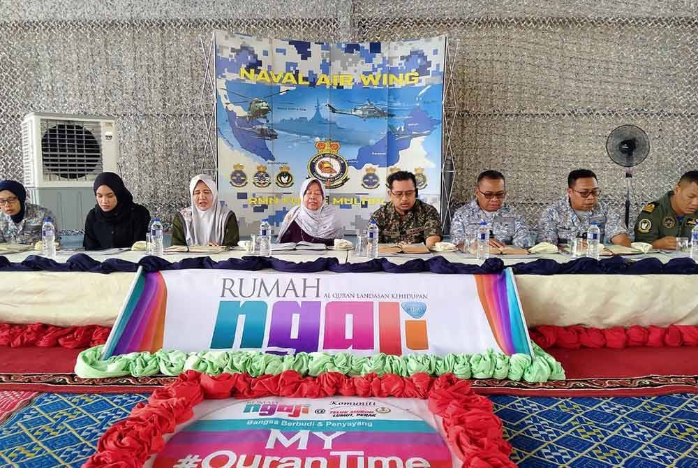 Bacaan Surah Al-Kahfi bergema diikuti tahlil memperingati mangsa tragedi helikopter terhempas sempena Program MyQurantime yang diadakan di Markas Udara TLDM di Lumut pada Rabu.