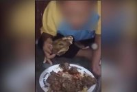 Kanak-kanak lelaki Sindrom Down dianiaya makan daging musang di di Katapang, Kabupaten Bandung, Jawa Barat. Foto Agensi