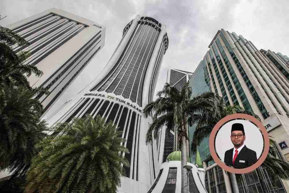 MENYIMPAN wang di Lembaga Tabung Haji bukan hanya bermatlamat untuk pelaburan selamat dan pulangan harta menerusi dividen, tetapi ia adalah salah satu daripada usaha bantu-membantu sesama umat Islam memperkukuhkan ekonomi. -Gambar hiasan/ Foto kecil: DR ZULKIFLI HASAN