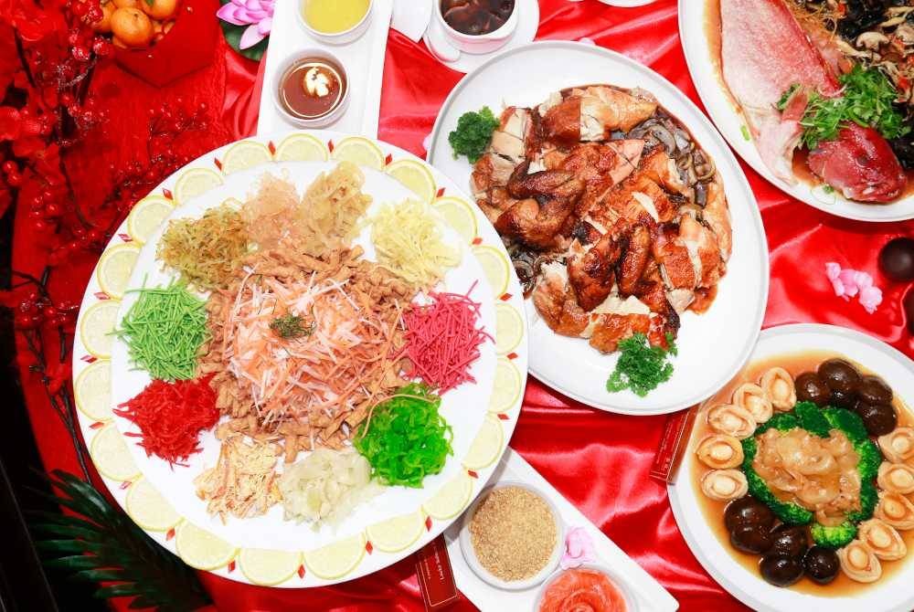 YEE SANG dan antara menu halal yang ditawarkan Mardhiyyah Hotel & Suites sempena Tahun Baharu Cina. 