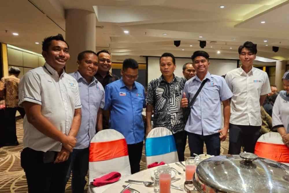 Nik Nazmi ketika hadir pada Majlis Makan Malam Madani MPN Sabah di Kota Kinabalu.