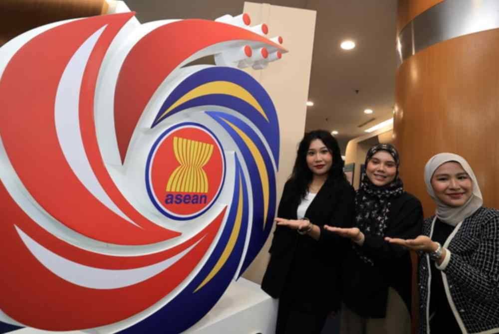 Kementerian Luar Negeri melancarkan Logo dan Tema ASEAN 2025 di Wisma Putra pada Oktober lepas. Foto Bernama