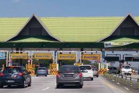 Tol percuma akan dilaksanakan di kesemua lebuh raya bermula jam 12.01 tengah malam Isnin ini (23 Disember) hingga 11.59 malam, 24 Disember (Selasa). Foto hiasan