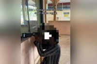 Tangkap layar video tentang larangan jurugambar ambil gambar dalam masjid yang tular di aplikasi TikTok.