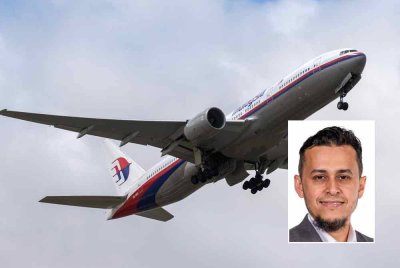 Pesawat MH370 yang berlepas dari KLIA ke Beijing pada 8 Mac 2014 dilapor hilang daripada skrin radar dua jam kemudian. Gambar hiasan, gambar kecil: Mohd Fadzil