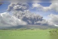 Gunung Berapi Kanlaon berada pada Tahap Amaran 3 sejak 9 Disember, menunjukkan kemungkinan letusan lebih kuat dan tiba-tiba yang boleh mengancam nyawa penduduk berdekatan. Foto Phivolcs