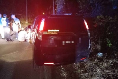 Seorang tekong darat sanggup memandu dalam keadaan berbahaya dan melanggar beberapa buah kenderaan orang awam demi menyelamatkan diri daripada dicekup selepas membawa PATI di Kampung Bechah Temalang di Tumpat pada Ahad. Foto PDRM