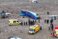 Keadaan pesawat Azerbaijan Airlines yang terhempas di Aktau, Kazakhstan. Foto Reuters