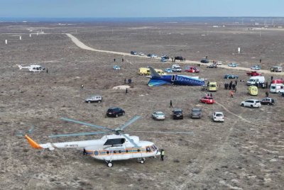 Pesawat Azerbaijan Airlines yang berlepas dari Baku menuju Grozny disahkan terhempas di lapangan terbang Aktau, Kazakhstan pada Rabu.