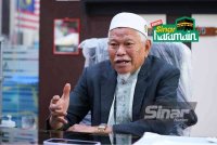 USTAZ MD DAUD menceritakan tragedi hitam Terowong Muassim yang sukar dilupakannya, berlaku pada musim haji 1990. -Foto: MOHD HALIM ABDUL WAHID