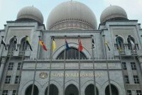 Dua warga Nigeria mengaku tidak bersalah di Mahkamah Majistret, Putrajaya pada Jumaat atas pertuduhan melakukan jenayah penipuan dalam talian melalui kaedah &#039;love scam&#039;.