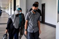 Amirul Iskandar Norhanizan, 22, didakwa dengan sengaja menyebabkan kecederaan terhadap Muhammad Salman Mohd Saiful Surash, 20, menggunakan seterika wap panas di ALK UPNM, Sungai Besi pada 11.45 malam, 22 Oktober lalu. Foto Bernama