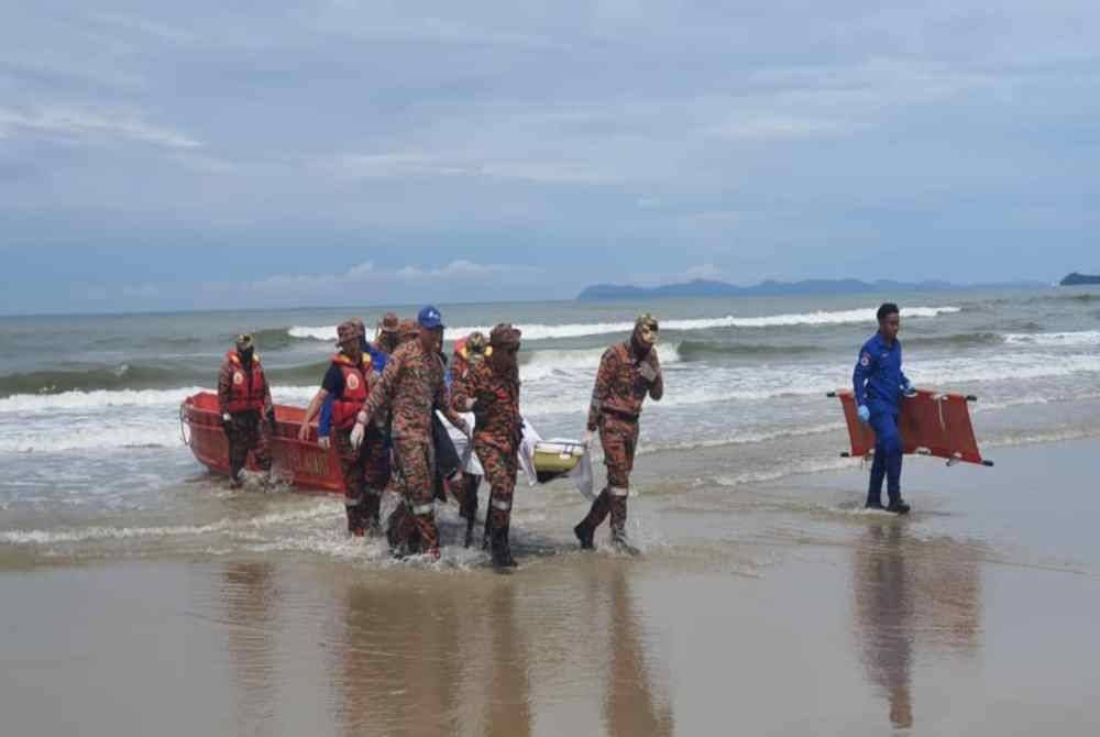 Mayat mangsa ditemukan terdampar dan hampir reput di Pantai Bundusan di Kampung Bundusan, Papar.