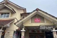 Rumah Perlindungan dan Pemulihan Wanita Darul Wardah terletak di Jalan Kebun, Shah Alam.